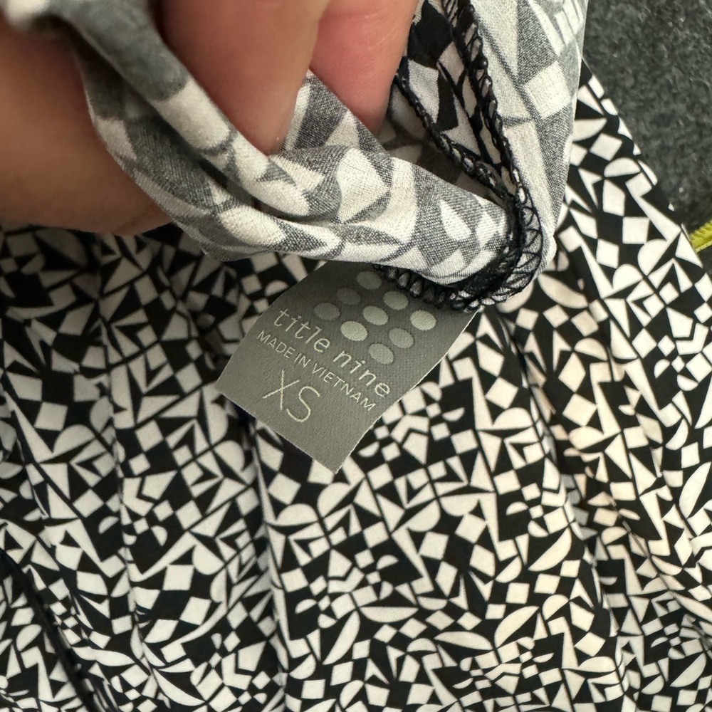 Title Nine Black and White Patterned Dress - Picture 9 of 9